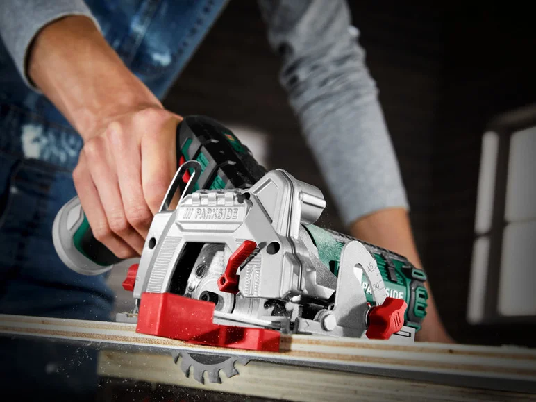 PARKSIDE® Scie circulaire portative sans fil PHKSA 12 B3. sans batterie ni chargeur. 12 V