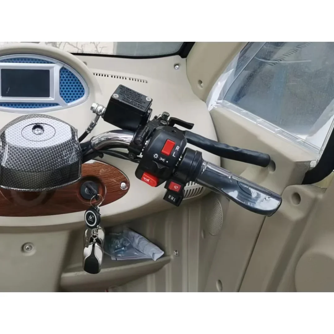 GIO Golf Fully Enclosed Mobility Scooter - 30 Mile Distance - 18.5 MPH