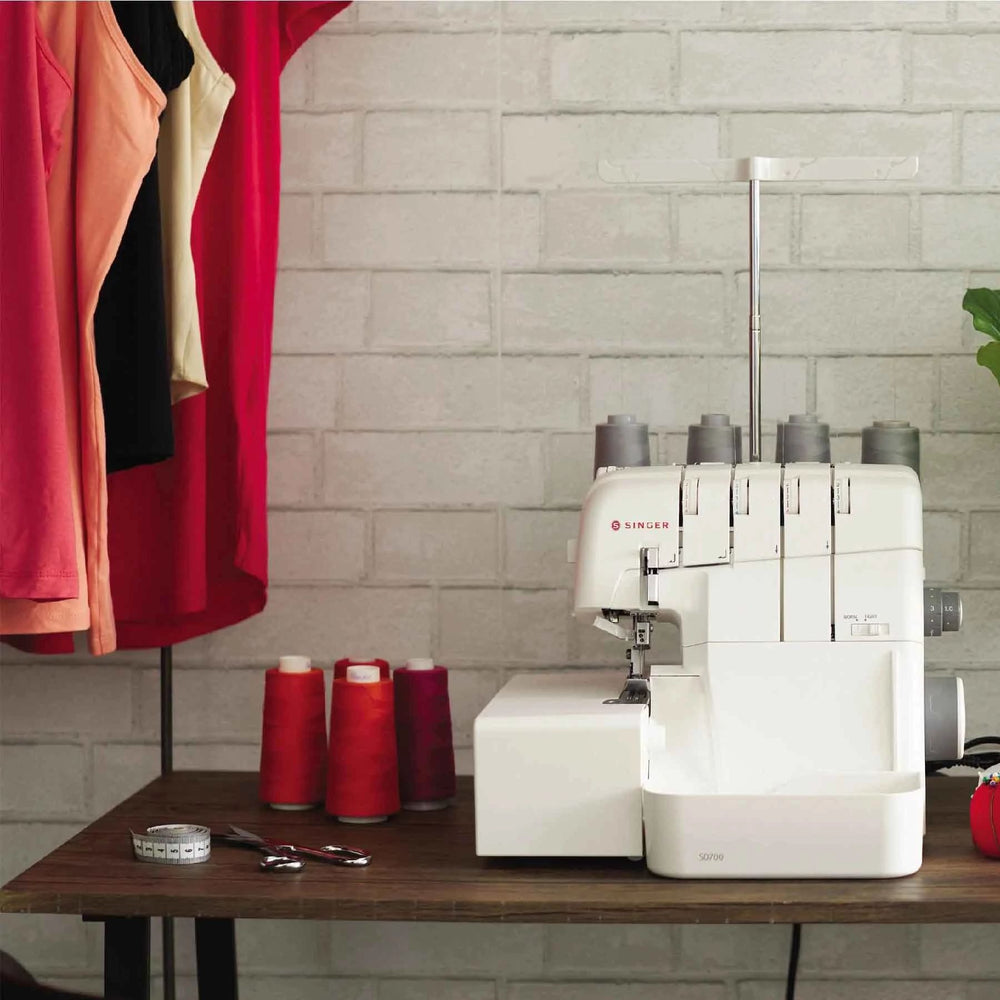 SINGER® S0700 Serger