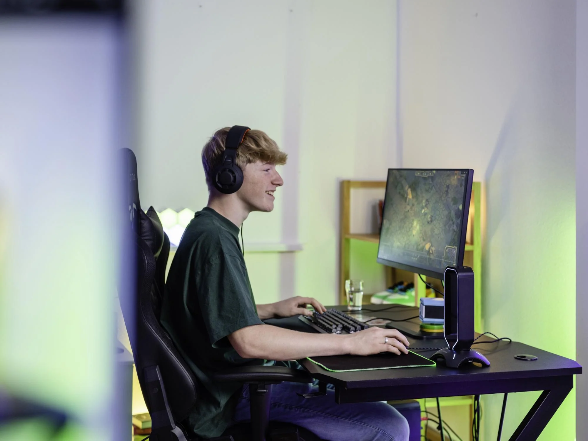 TRUST GXT265 CINTAR RGB HEADSET STAND