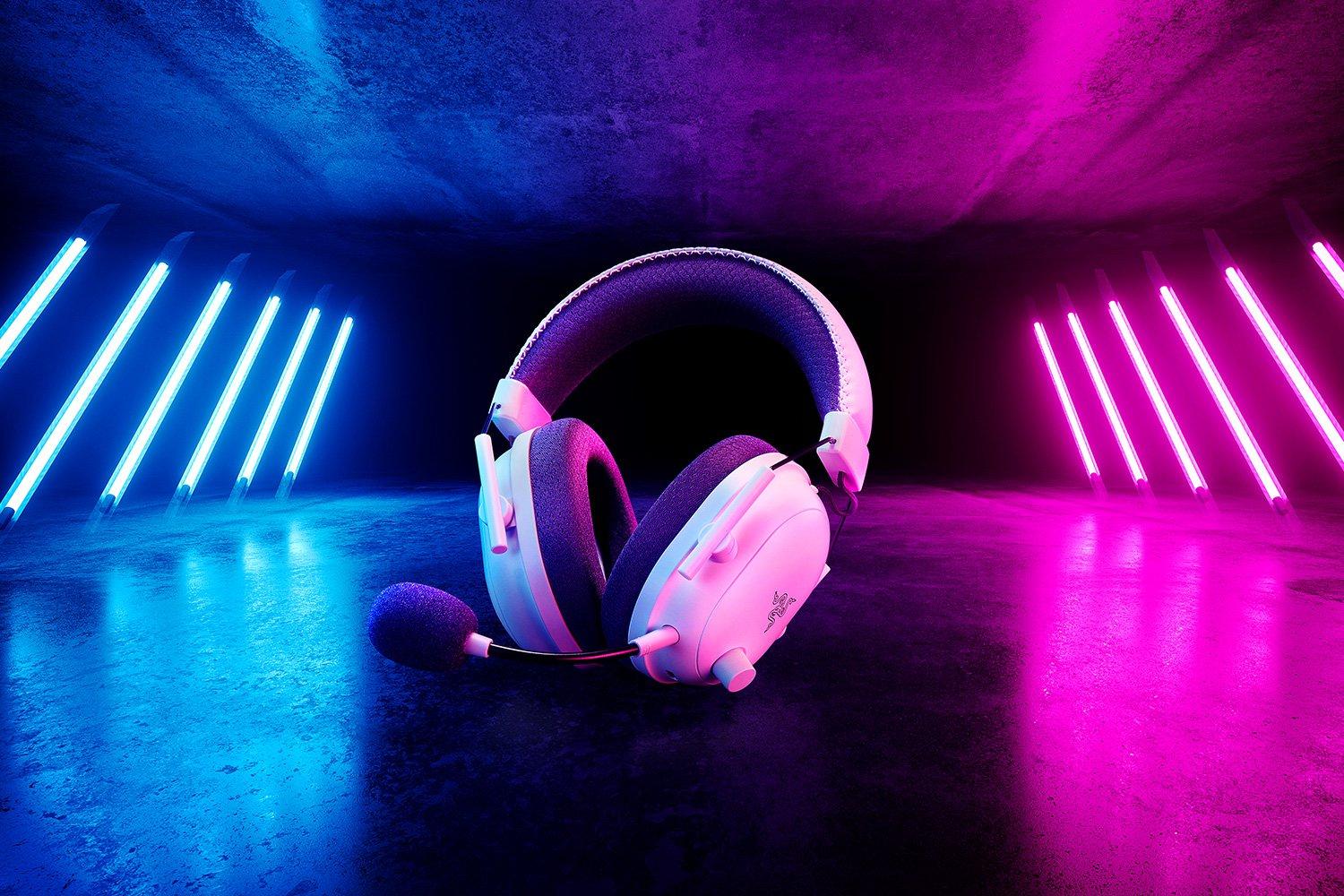 Razer – BlackShark V2 Pro – Trådløst Esports Gaming Headset med THX Spatial Audio (Hvid)